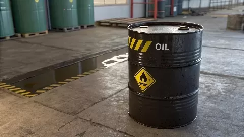 Oil Set for Largest Weekly Decline in Two Years as Risks Abate