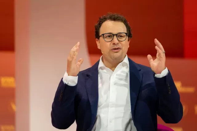 AI Giants Pivot to Enterprise Growth
